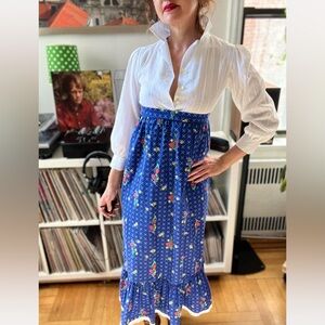 Vtg 70s Blue floral long sleeve maxi dress with cute puff sleeves. Xs-sm.